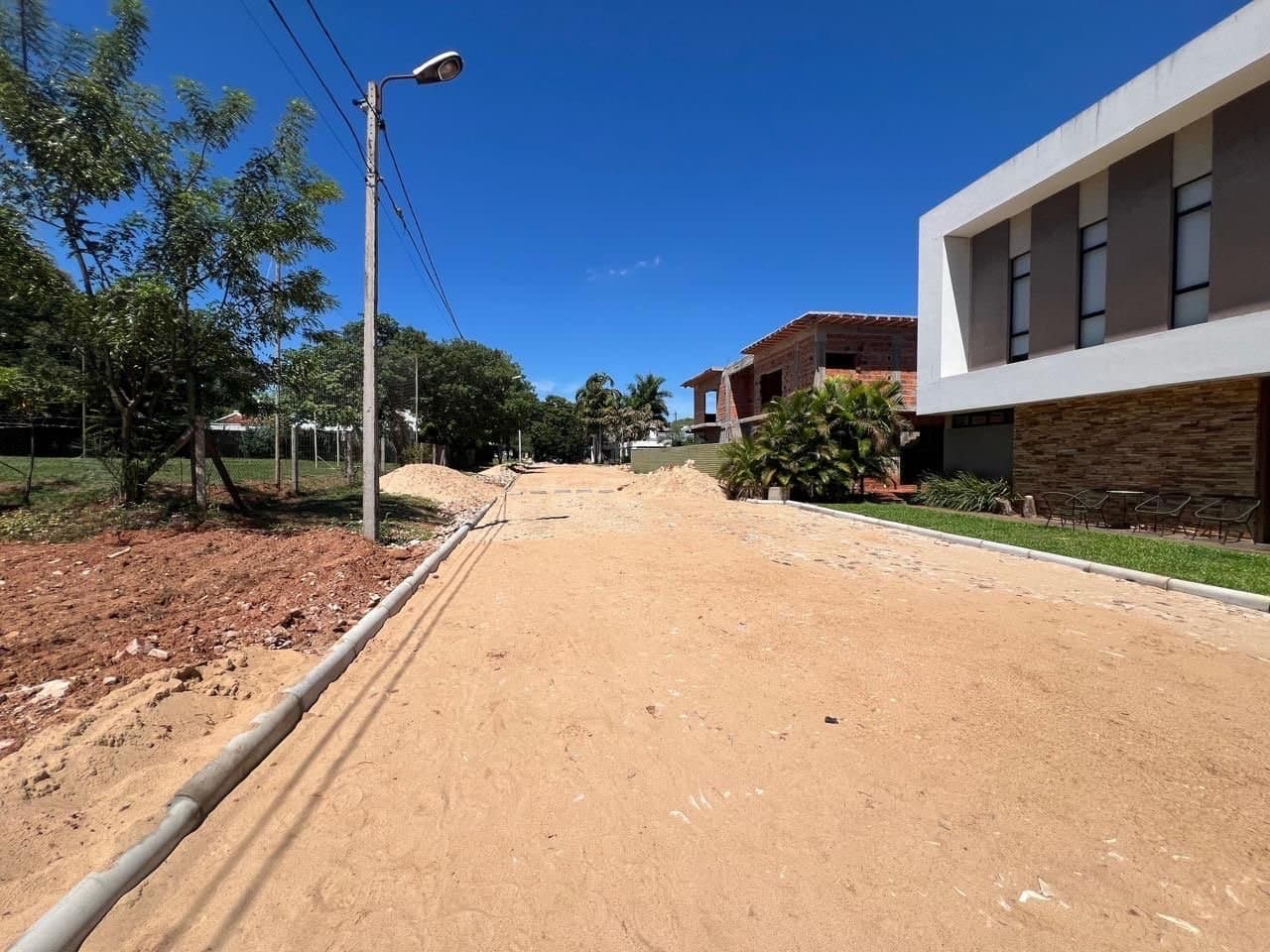 En venta amplio terreno en el Country Club Montesol, Isla Zárate, Luque, foto 3