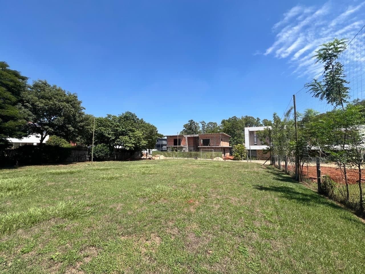 En venta amplio terreno en el Country Club Montesol, Isla Zárate, Luque, foto 4
