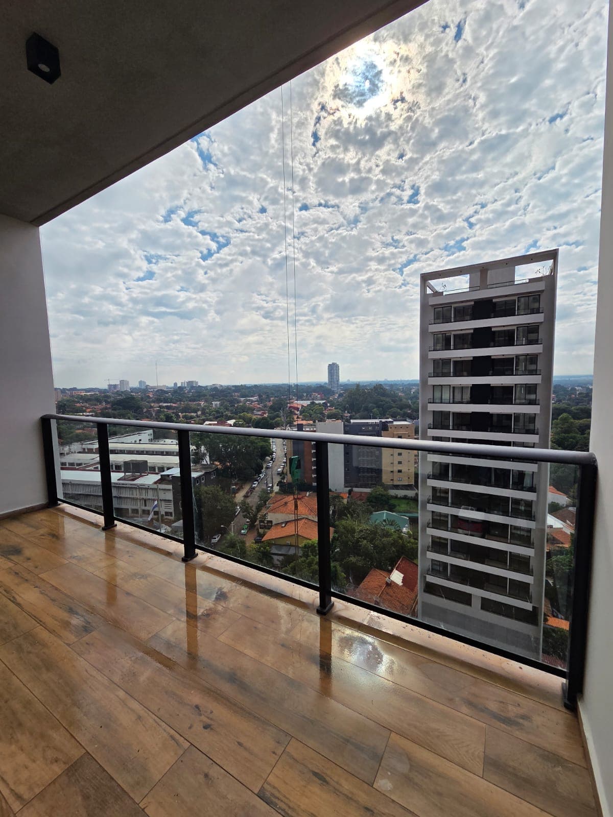 Exclusivos Departamentos en Las Lomas: Inversión de Lujo y Confort
