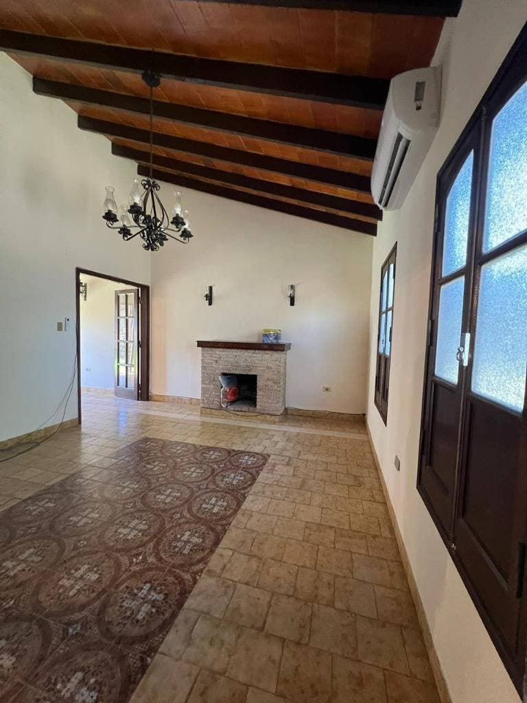 Casa en alquiler a 2 cuadras de molas lopez, foto 4