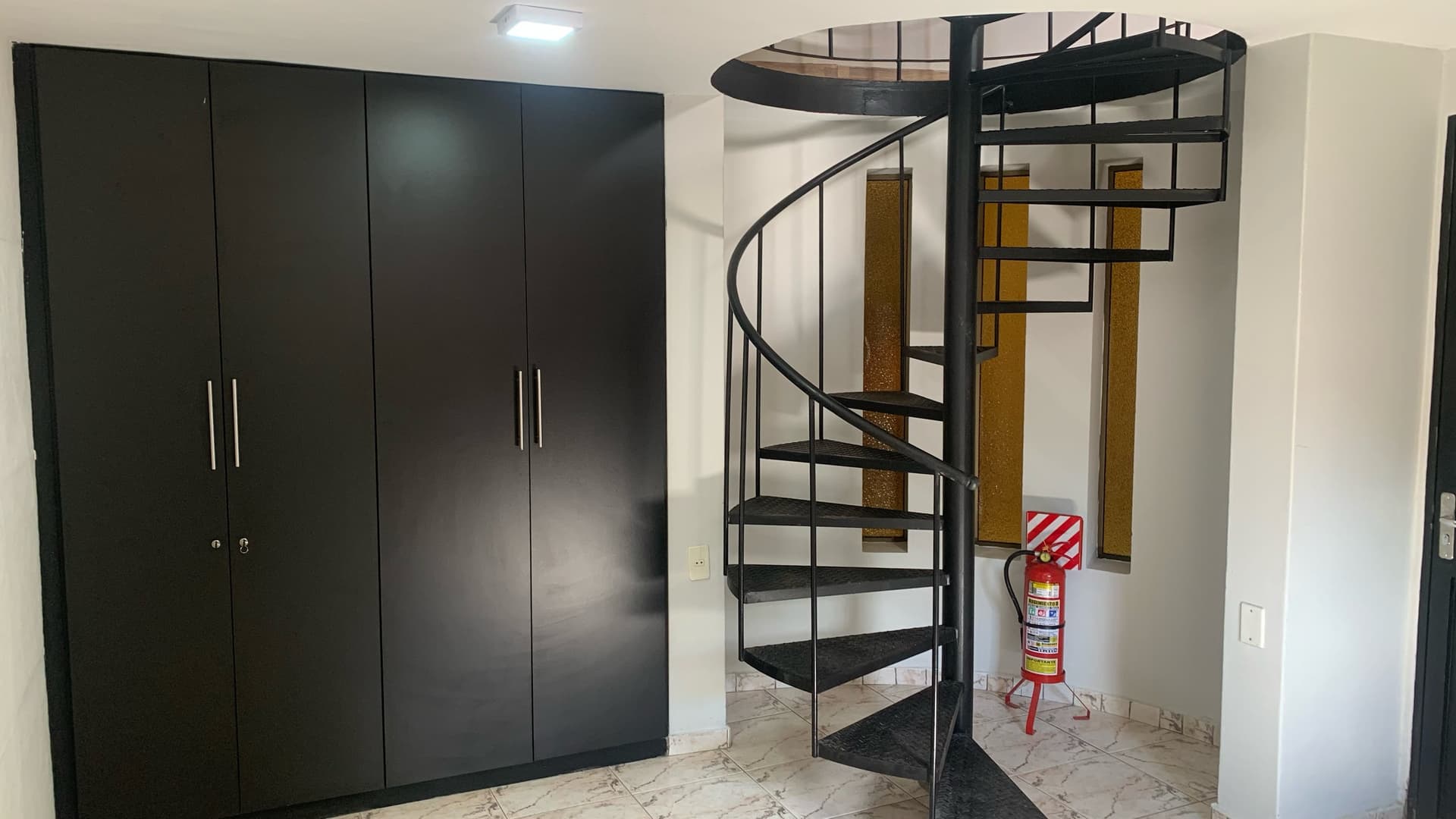 Se alquila oficina de 70 m² completamente refaccionada en Barrio Los Laureles, foto 3