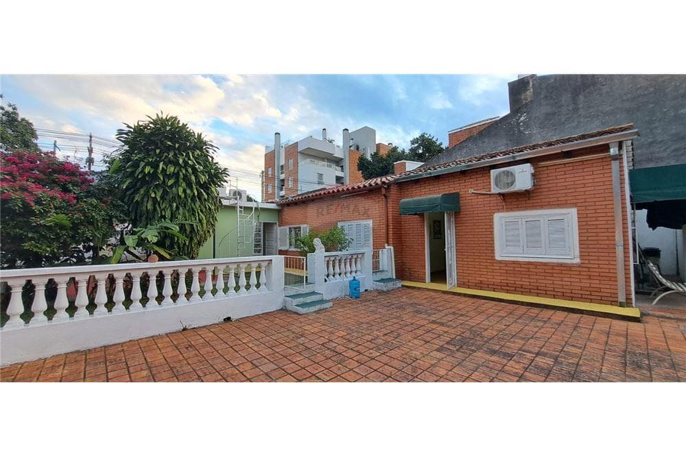 Alquilo hermosa casa en los laureles!