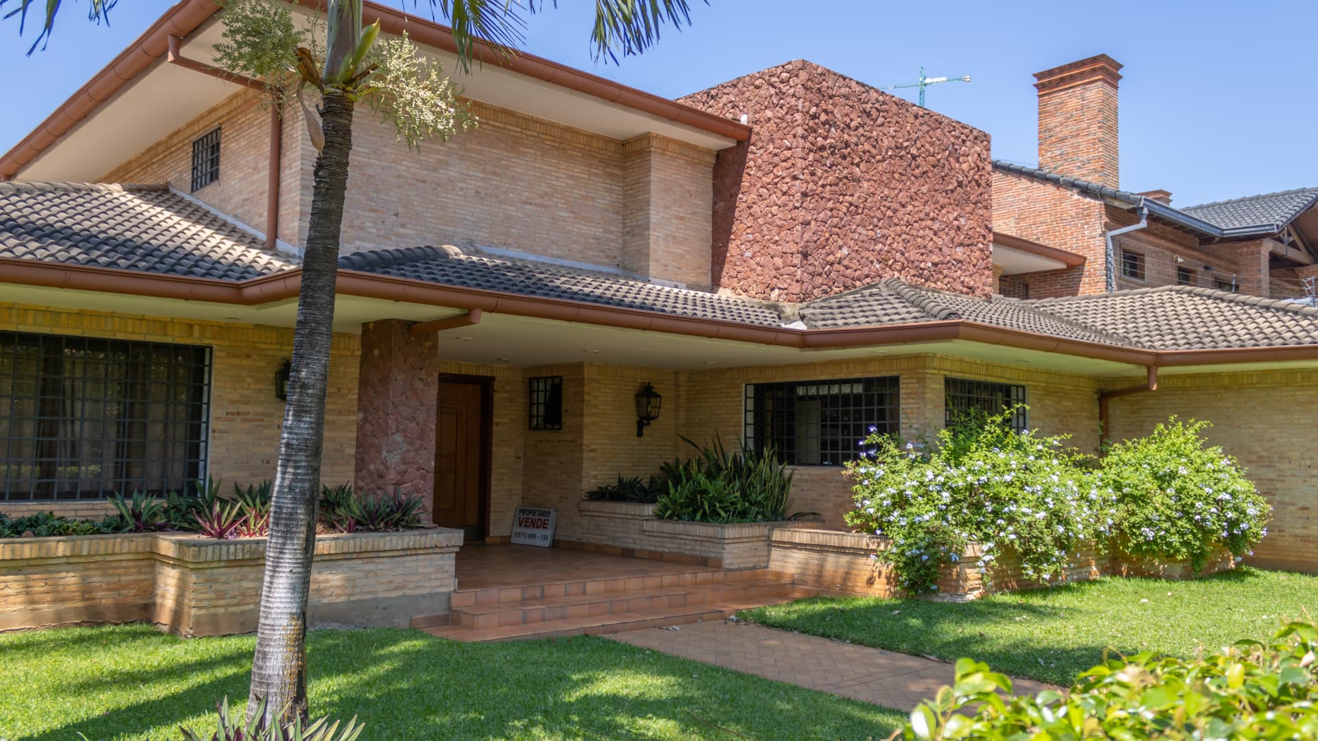 En Venta Residencia En Barrio Las Lomas, foto 2