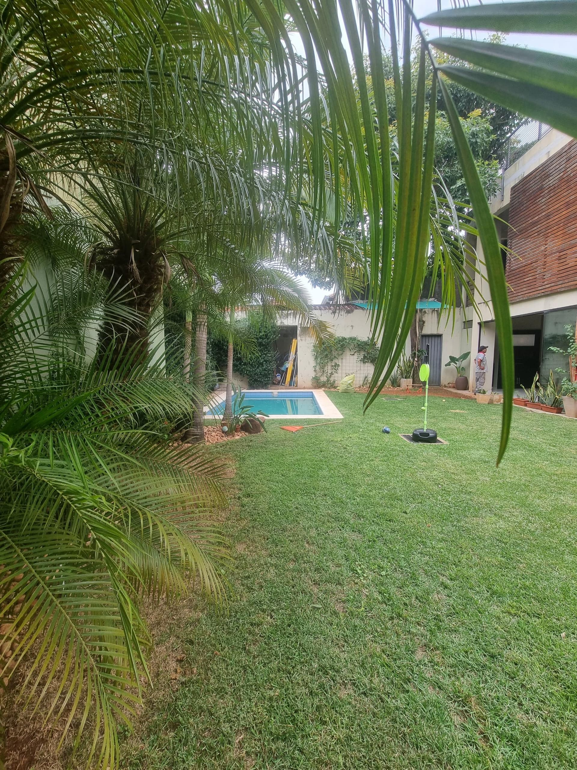 Hermosa Casa Amoblada en tres niveles C/ 4 Dormitorios Z Paseo la Galeria