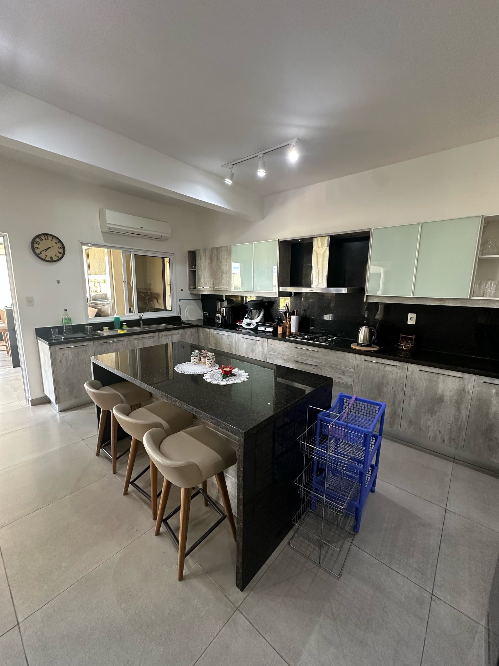 En Venta Magnifica Residencia Minimalista con 2200 m2 de terreno Full Amoblada en Surubii, foto 5