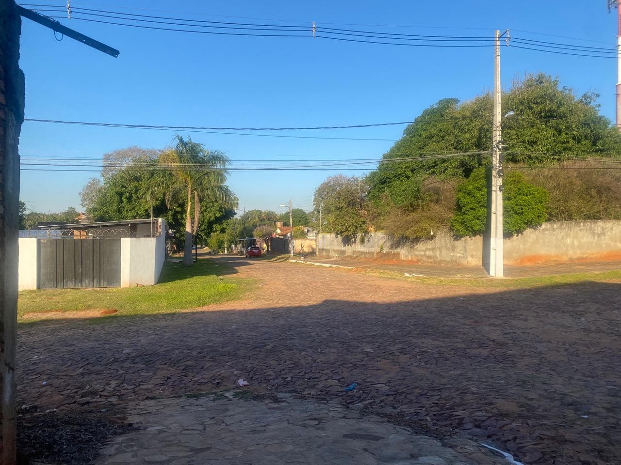 Terreno con casa a demoler en Lambaré, foto 2