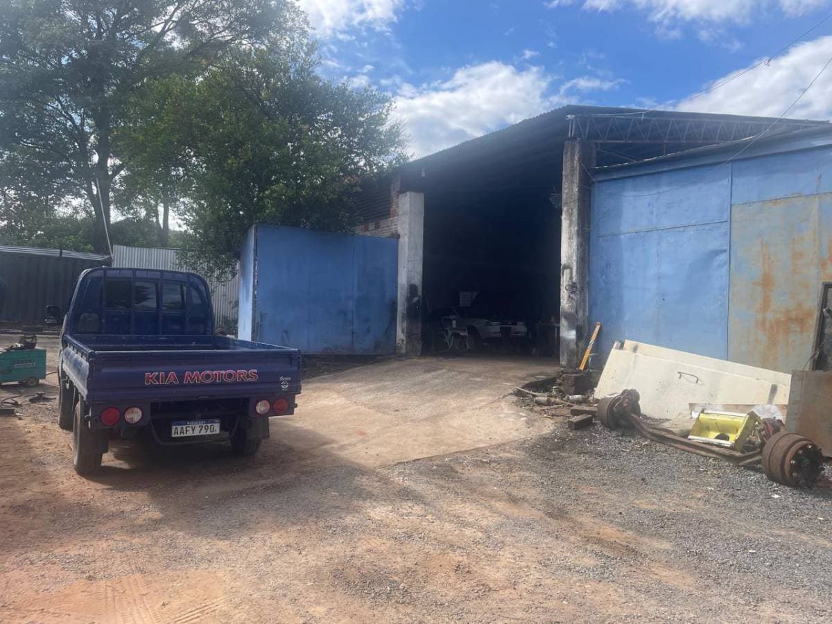 Complejo de tinglados con oficinas, vestuarios y casa en Ñemby, foto 5