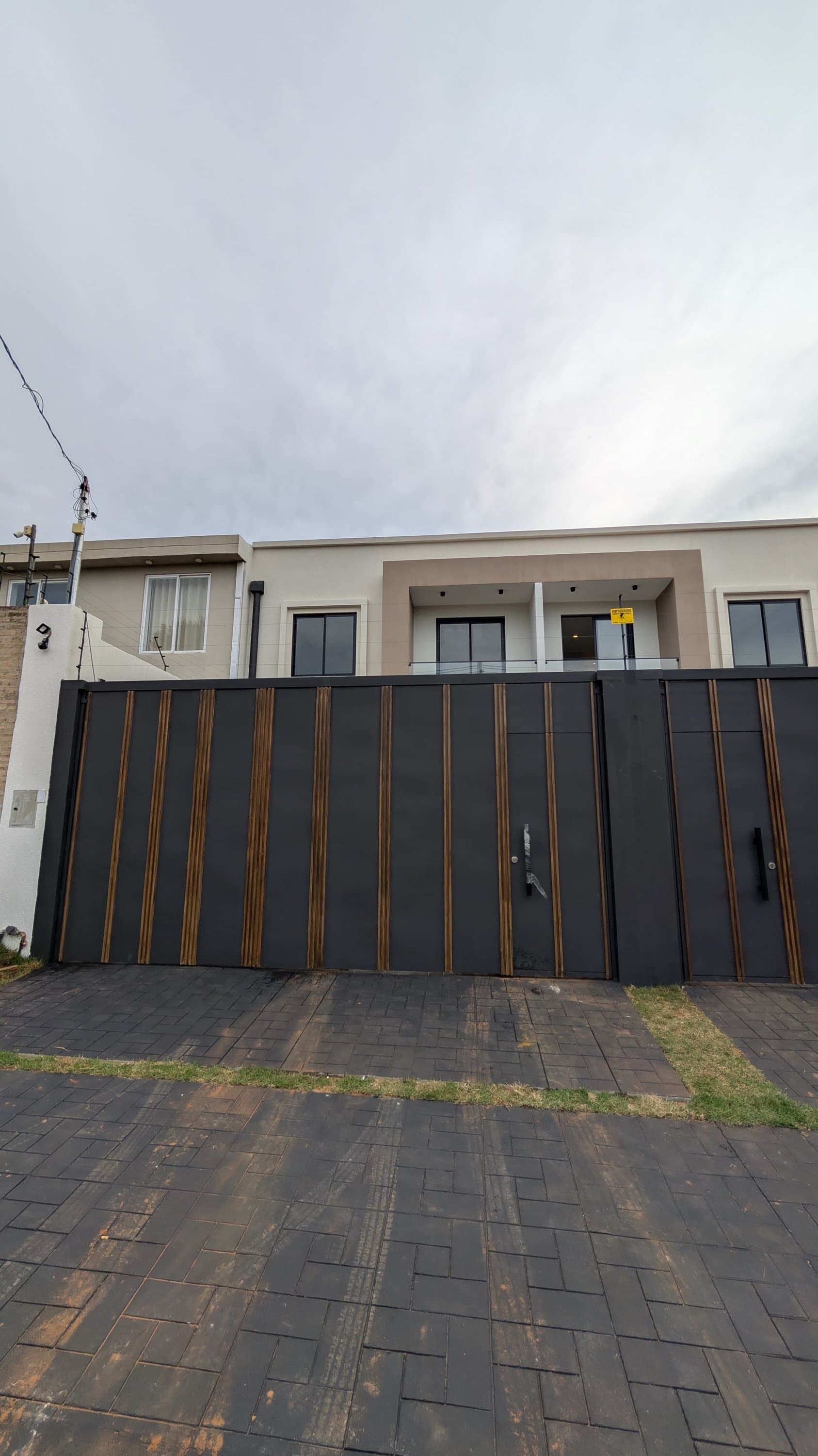 En alquiler duplex en loma merlo (Luque)