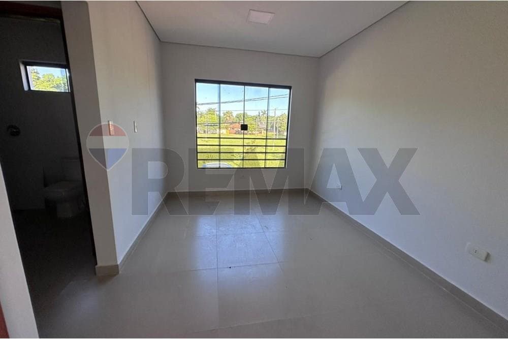Duplex en venta en Luque, foto 2