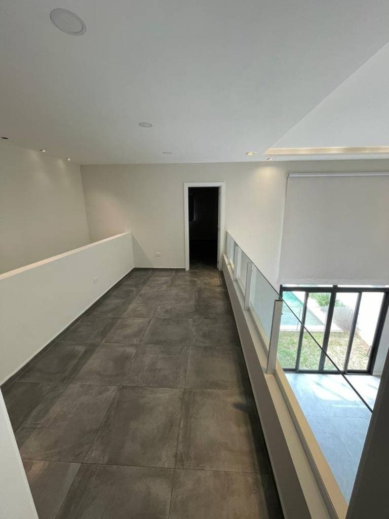 En Alquiler Casa Dúplex de lujo en Jardín de Oro- Luque, foto 2