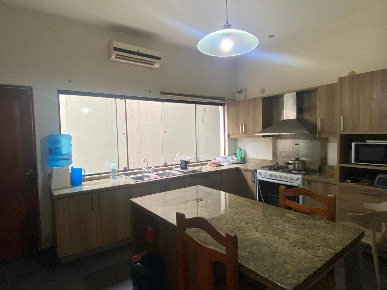 Amplia Casa De 3 Dormitorios Zona San Jorge — foto 3
