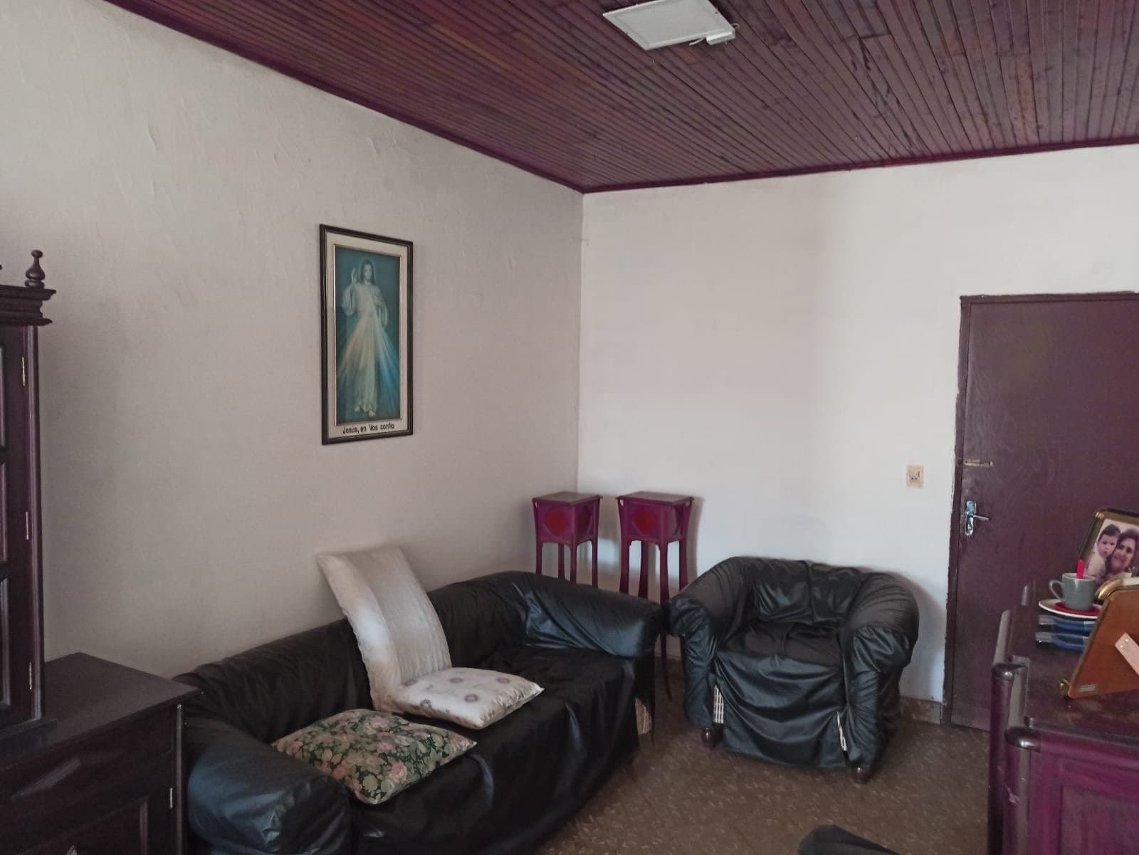 Casa En Oferta En Sajonia De Dos Pisos Zona Palacio De Justicia, foto 2