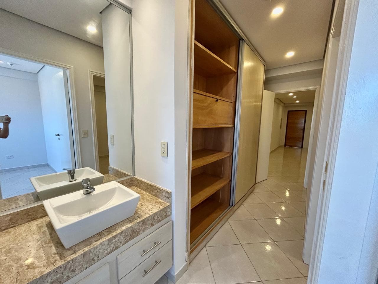 Departamento en alquiler de 2 habitaciones en Centro de Luque — foto 2