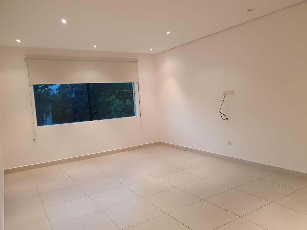 Hermosa Casa Pareada con Piscina en Mburucuya — foto 5
