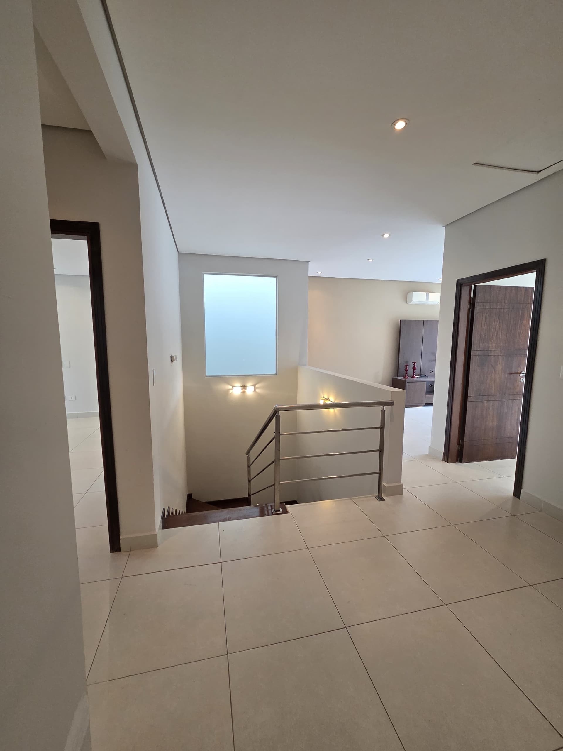 Hermosa Casa Pareada con 3 suites, En Bo.mburucuya, foto 5