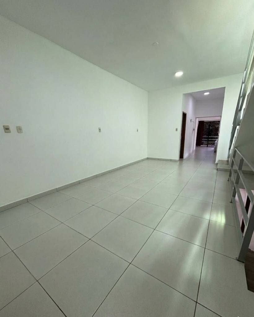 Amplio Dúplex con Terraza a 2 Cuadras del Eje Corporativo Ubicación Privilegiada, foto 2