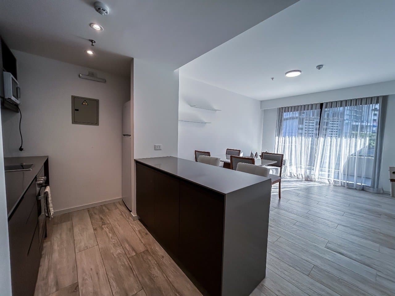 Alquiler departamento de 1 dormitorio semi amoblado. Molas lopez