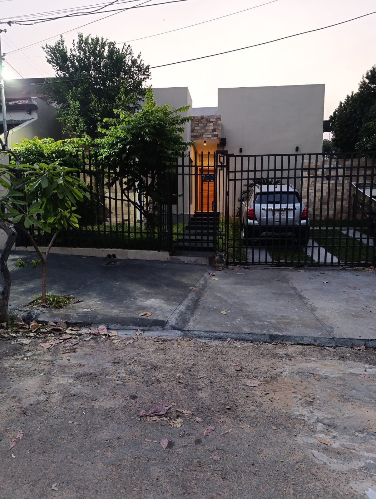 HERMOSA casa en Los Laureles!!, foto 1