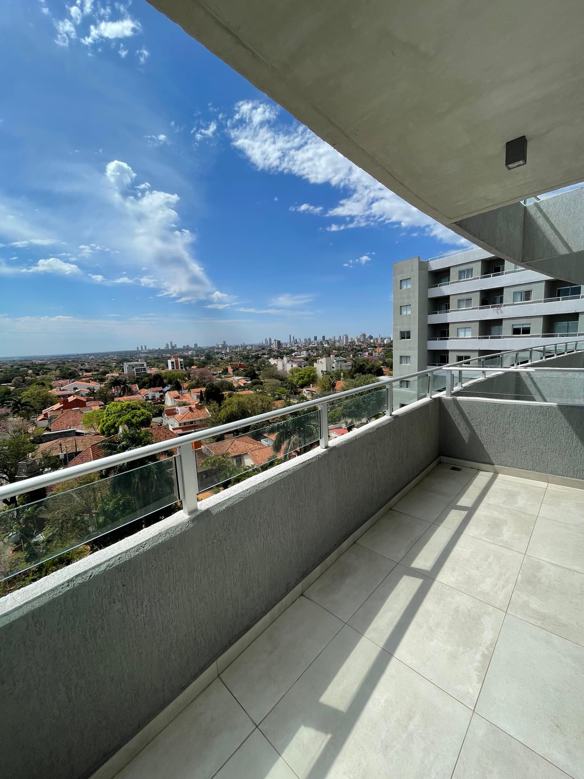 Departamento de 2 dormitorios con 2 cocheras. Barrio seminario, foto 3