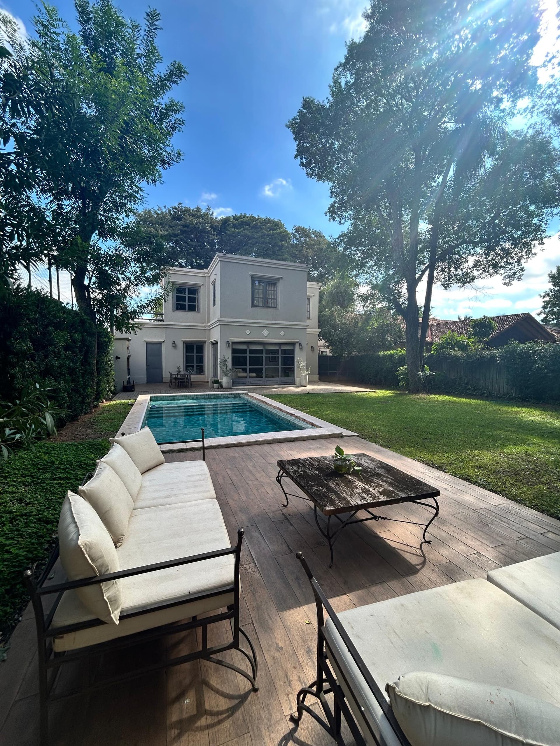 Vendo Casa De Lujo Zona Colegio Sek y Yacht Y golf Club