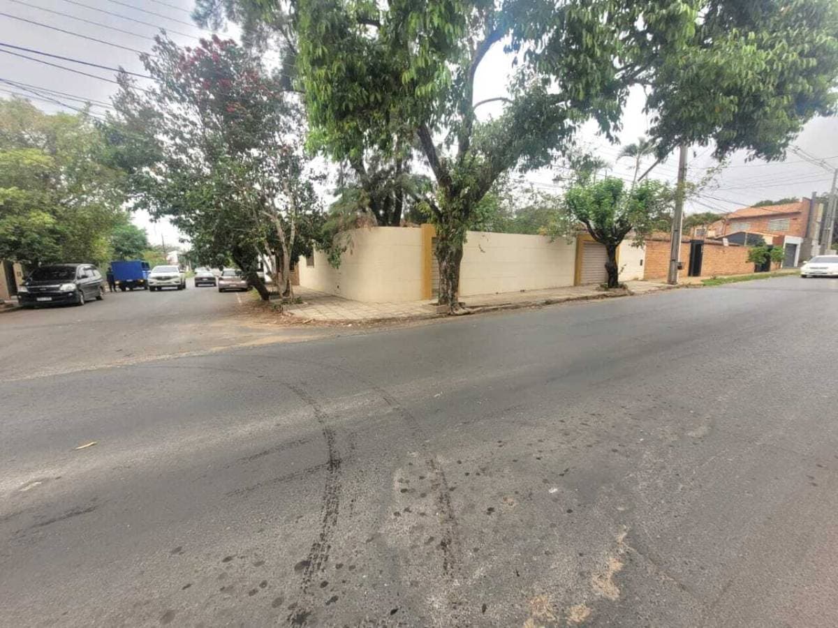 propiedad en esquina Villa Adela – Luque (Z/ Supermercado Los Jardines), foto 2