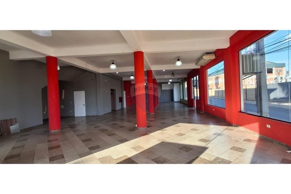 loco comercial Fernando de la Mora — foto 3