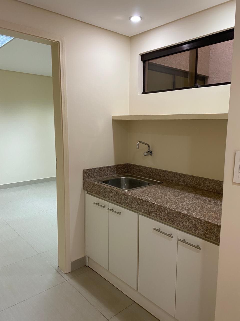 Barrio Herrera en alquiler oficina de 45 m2 — foto 4