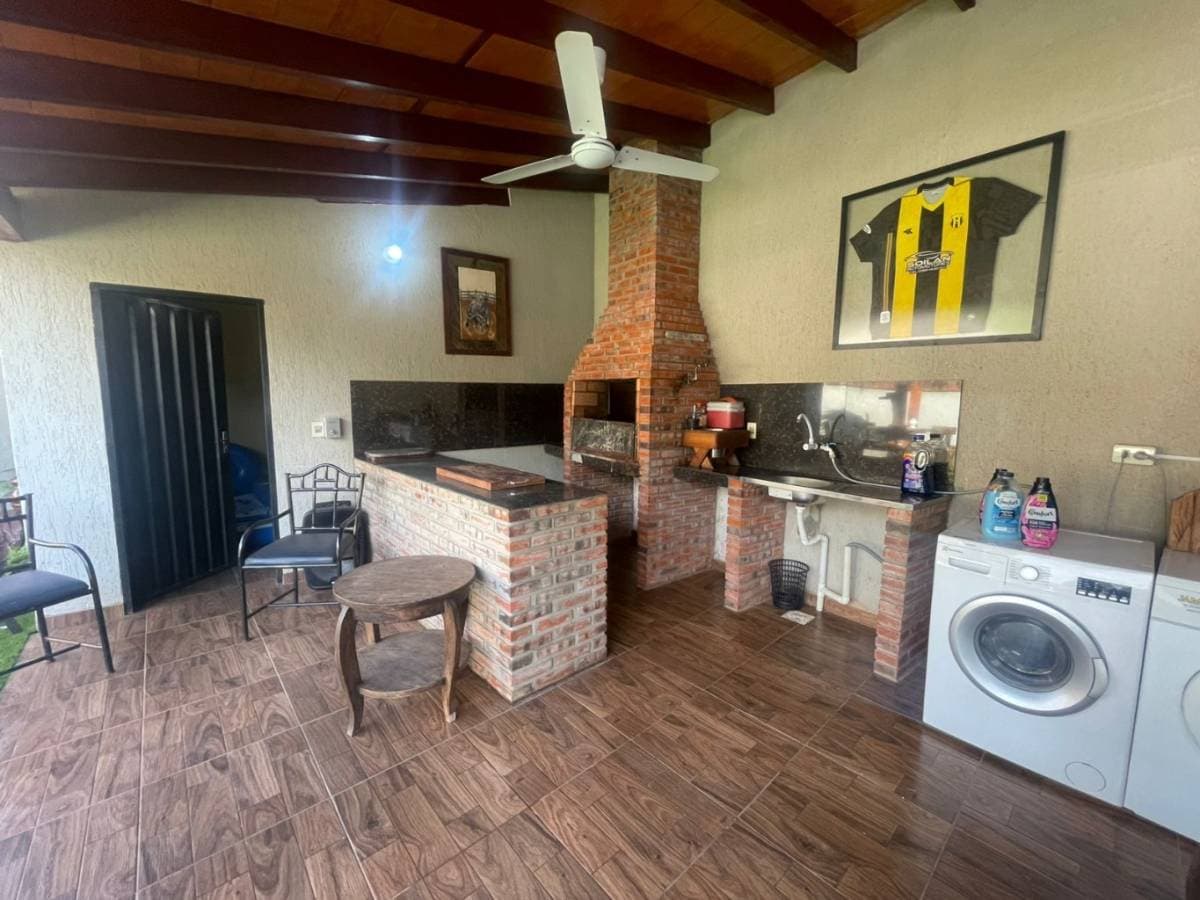 Casa con Piscina en Venta – Capiatá, Ruta 2 zona Piro'y, foto 2