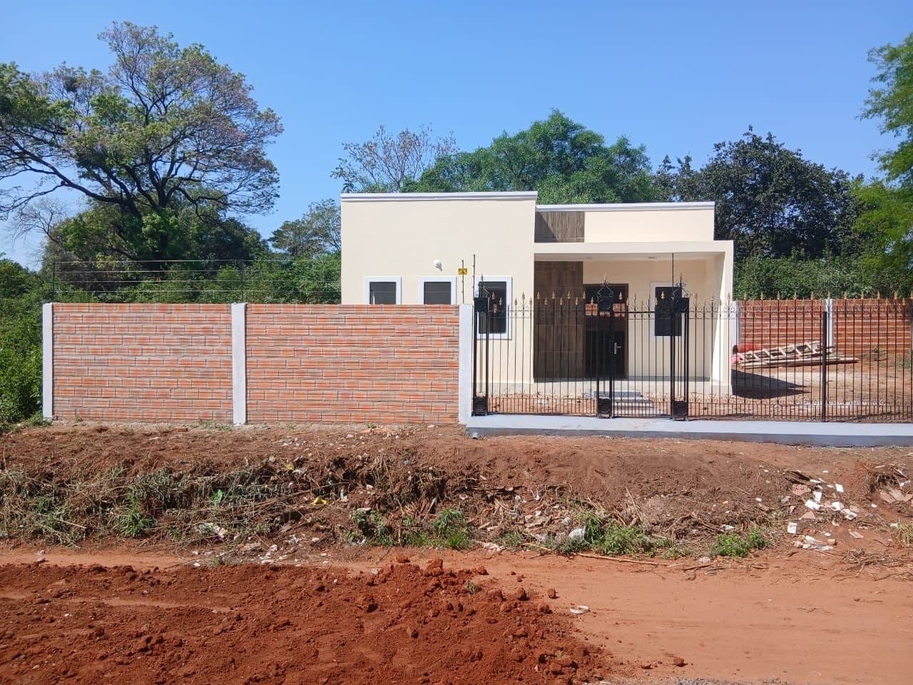 Casa a estrenar en Ñemby en esquina, foto 1