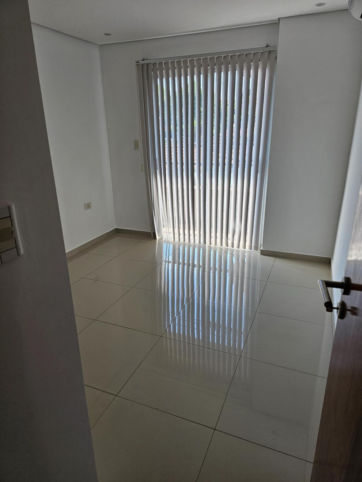 Moderno Departamento De Dos Dormitorios En Barrio Jara — foto 4