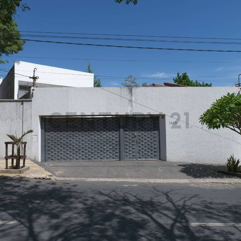 Vendo hermosa residencia con piscina en bo Jara. 600m2