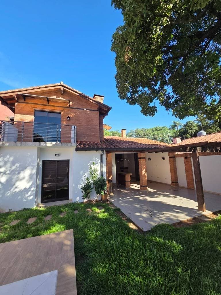 Residencia en venta barrio mcal. Estigarribia, zona casa rica los laureles, foto 2