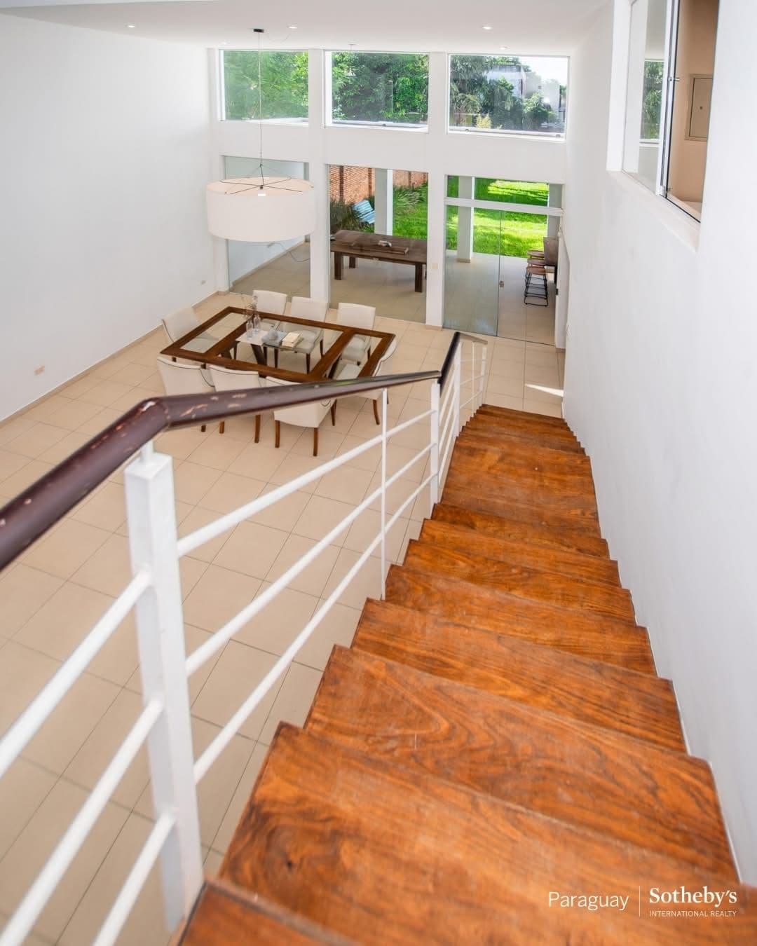 550.000 usd - hermosa y amplia residencia en mburucuyá, foto 4