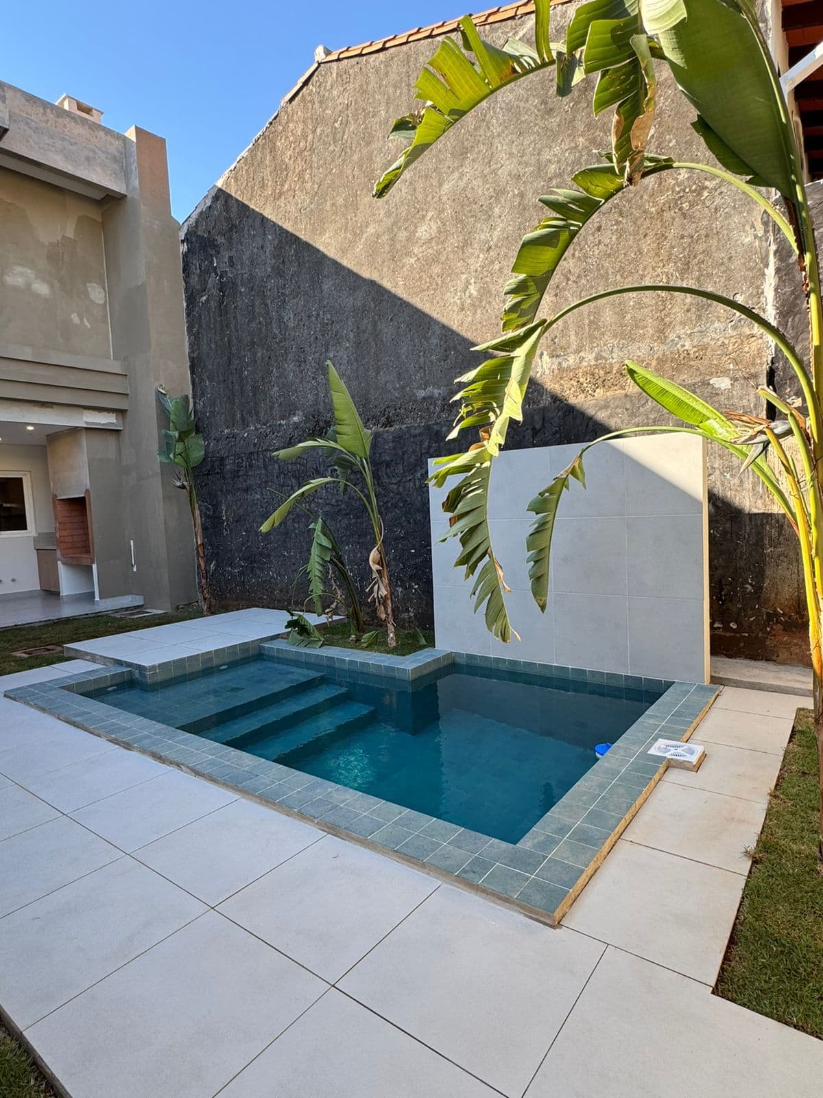 Alquilo – Casa A Estrenar En Barrio Mburucuyá
