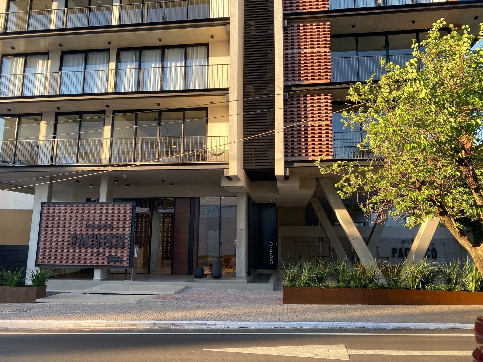 Departamento de 2 Dormitorios con 1 cochera Edif Plaza Pacheco, foto 5