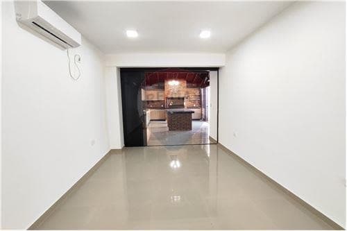 En venta amplia casa con 3 habitaciones en suite — foto 4