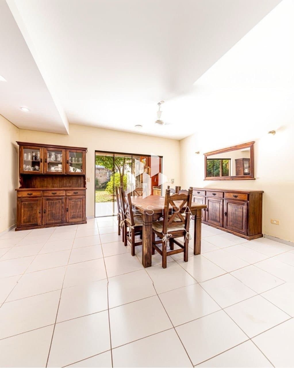 Venta casa zona yatch