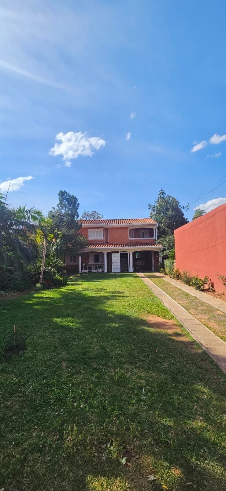 Casa de tres dormitorios y amplio patio a metros del cfa Asunción Herrera a metros de la av mcal lópez — foto 1