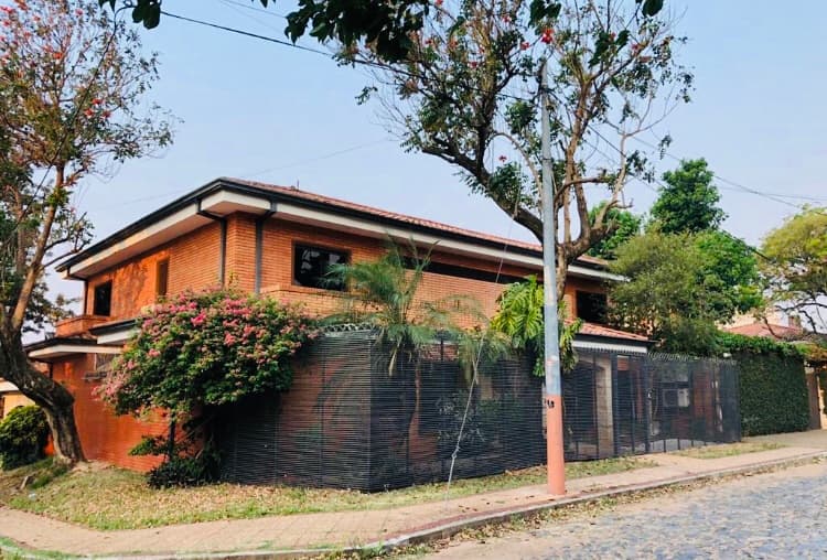 Hermosa residencia en alquíler o venta en Carmelitas sin muebles
