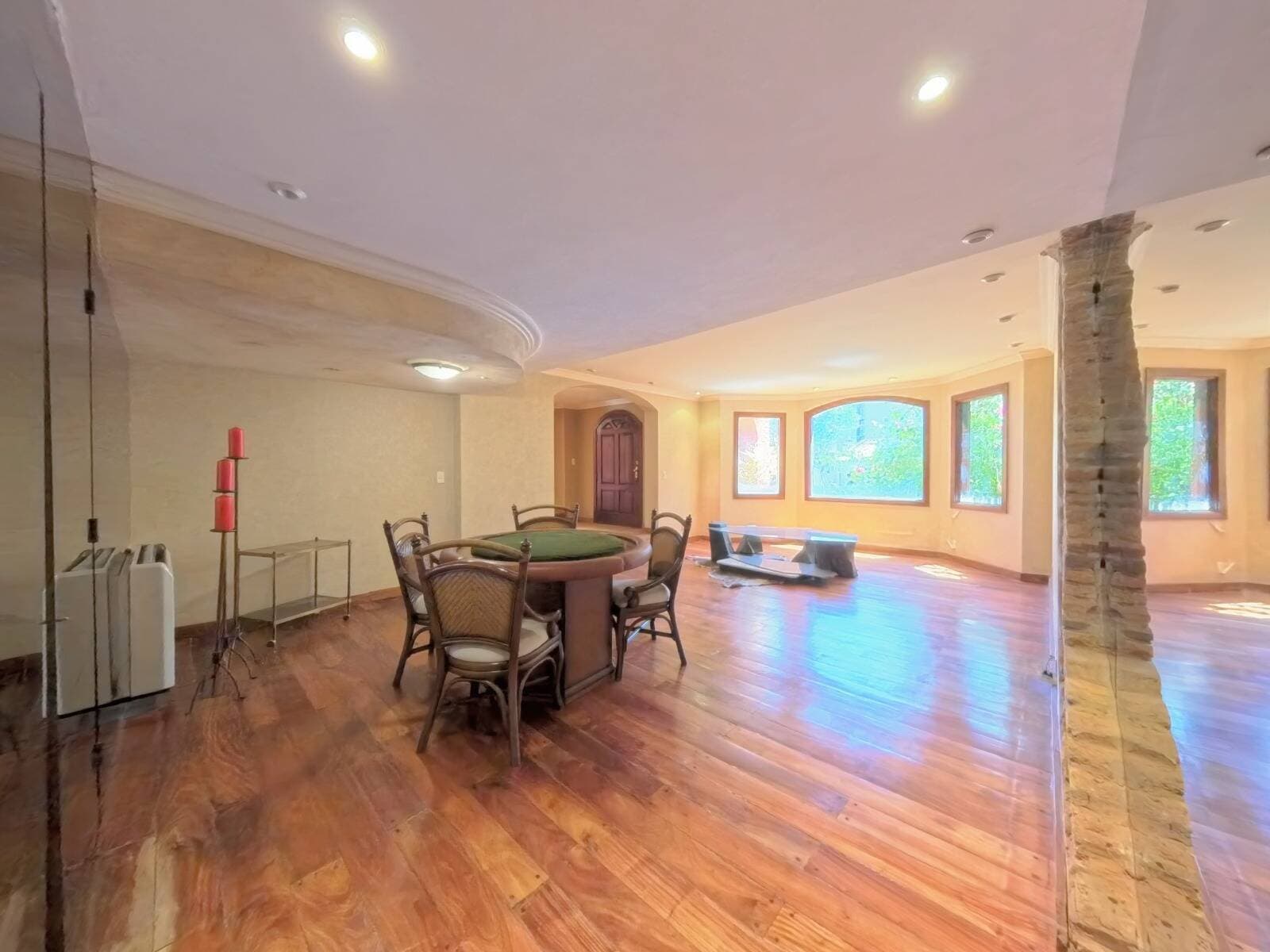 Exclusiva Residencia en Venta en el Prestigioso Barrio Villa Morra - Asunción, foto 2