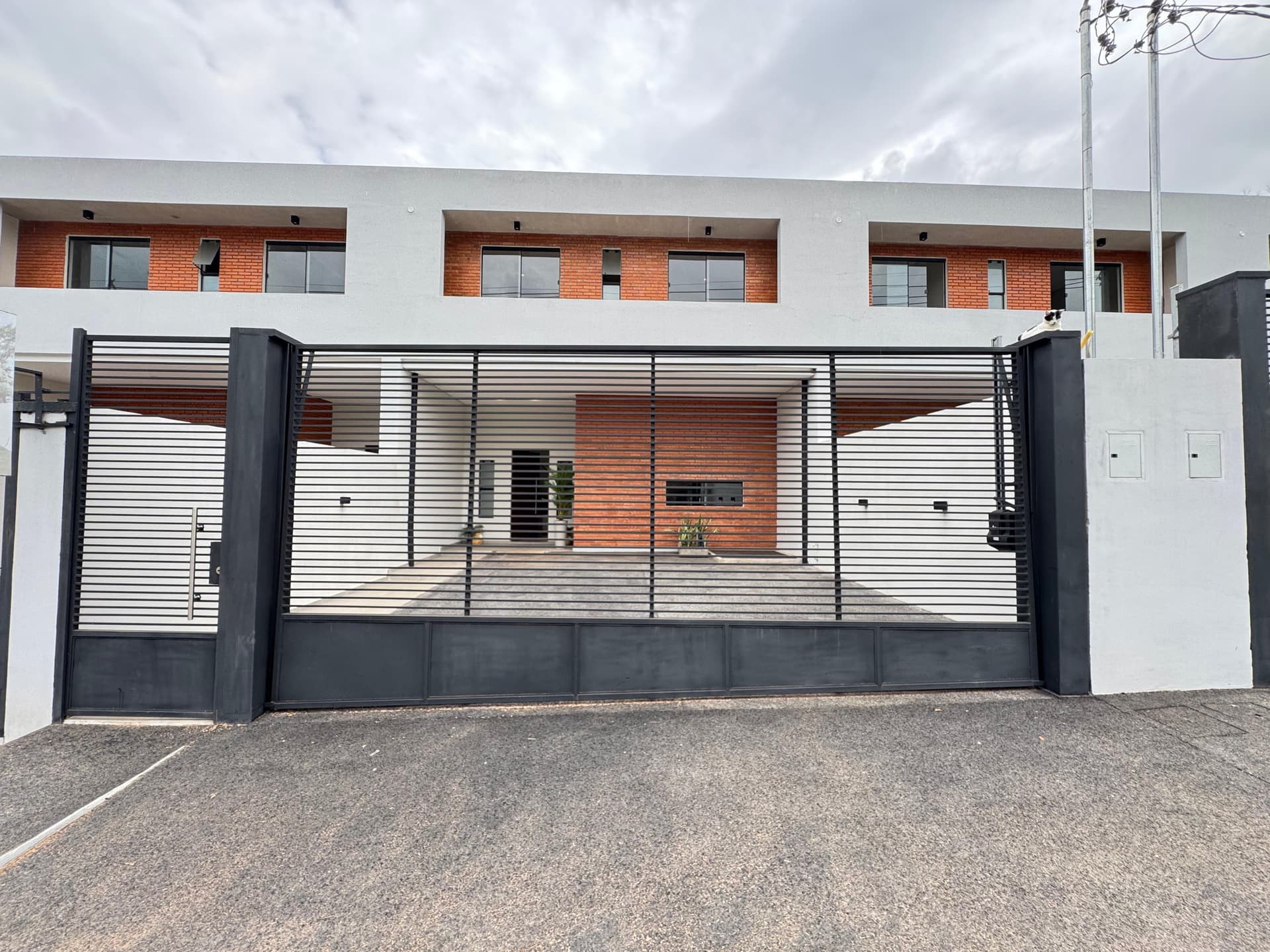 Alquilo duplex amplio en Luque