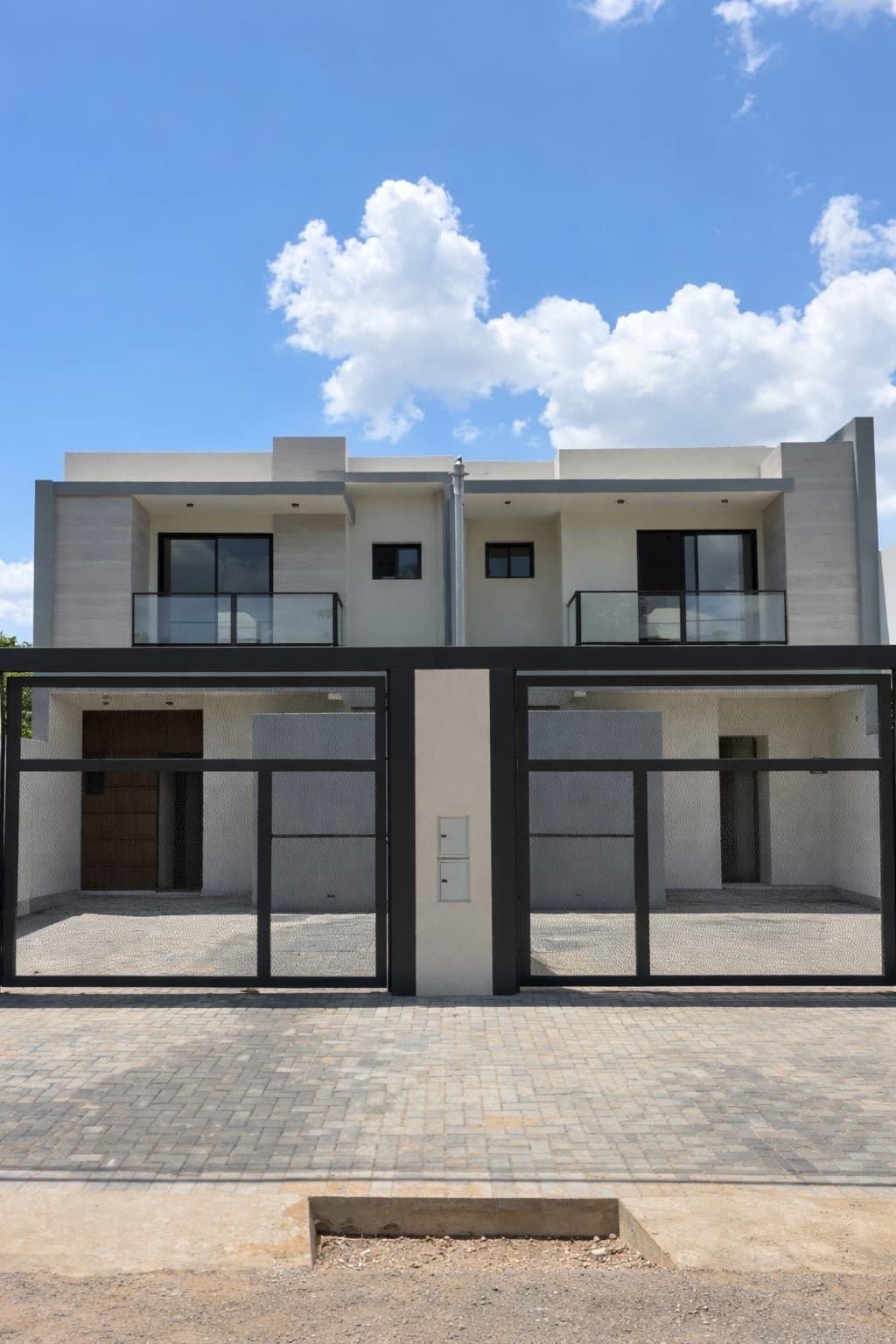 hermoso duplex a estrenar en Barrio Ycua Saty cercano a Paseo La Galeria, foto 1