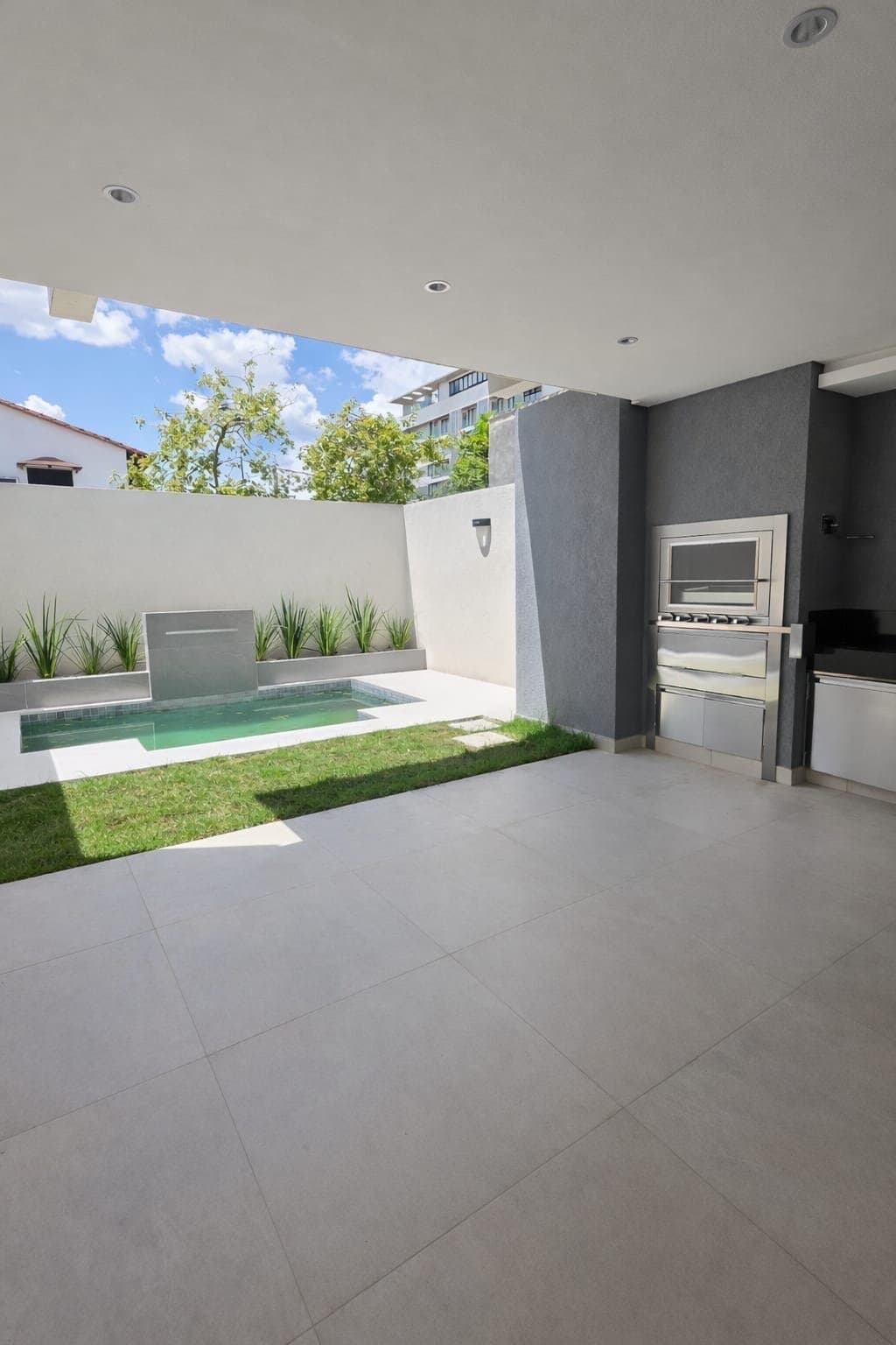 hermoso duplex a estrenar en Barrio Ycua Saty cercano a Paseo La Galeria, foto 2