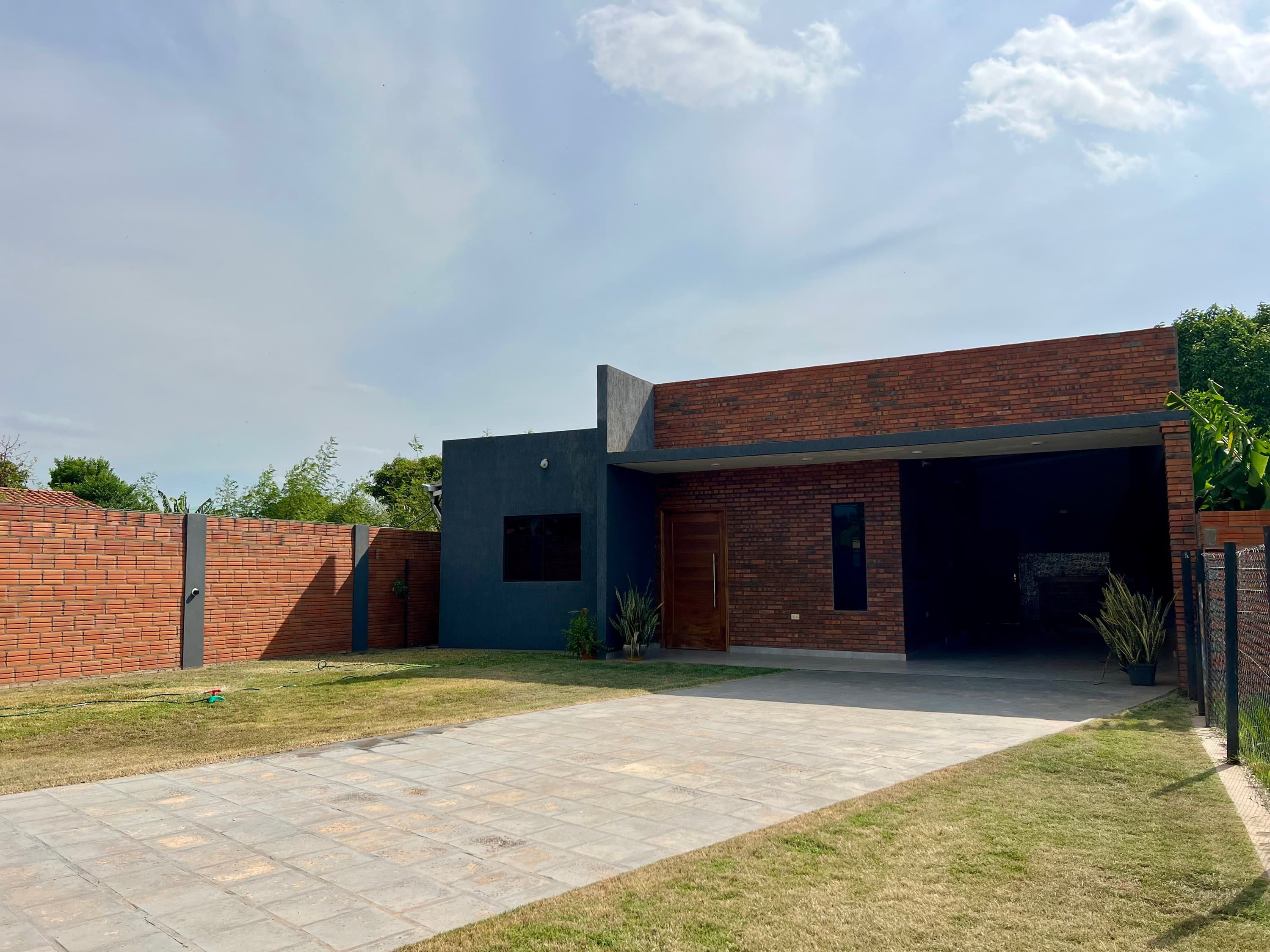 En venta hermosa casa en limpio - nueva Asunción - apta para crédito