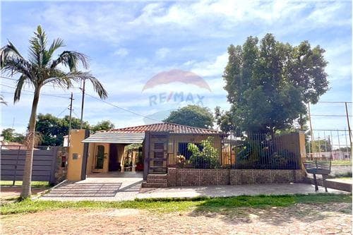 Casa-Venta-PY Central Lambaré Cuatro Mojones COD.146