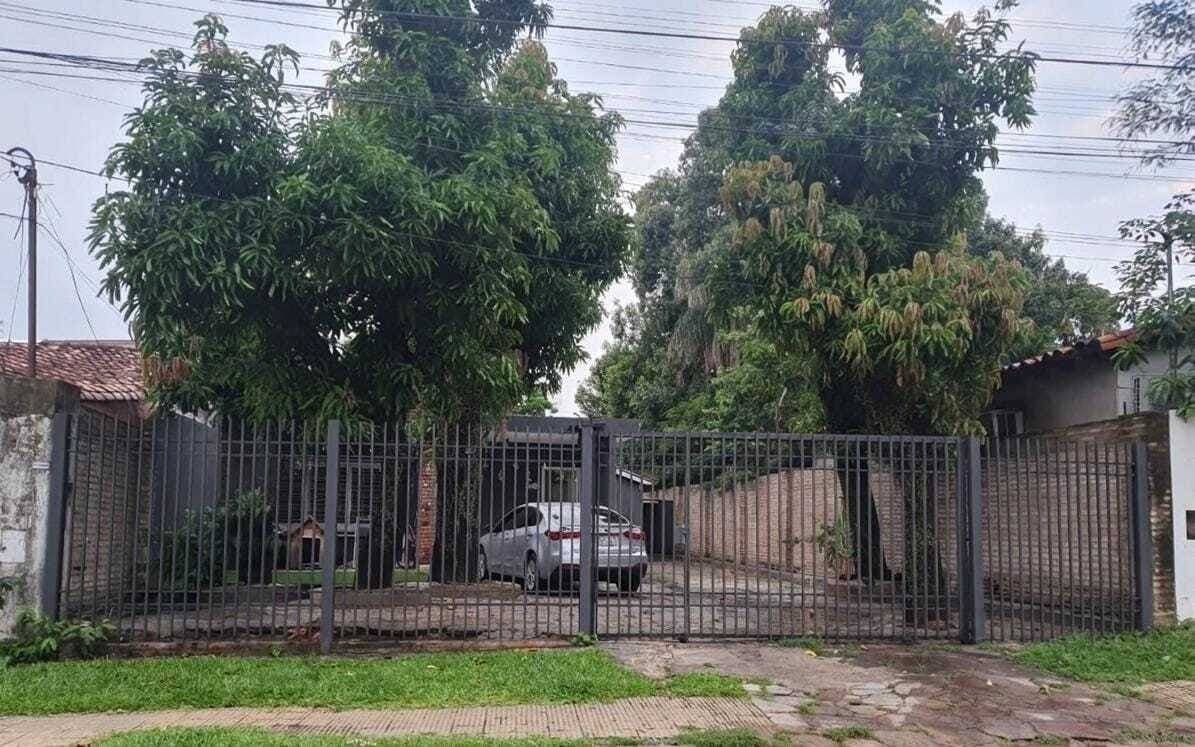 Oportunidad de inversion - terreno con construccion en barrio Mbocayaty