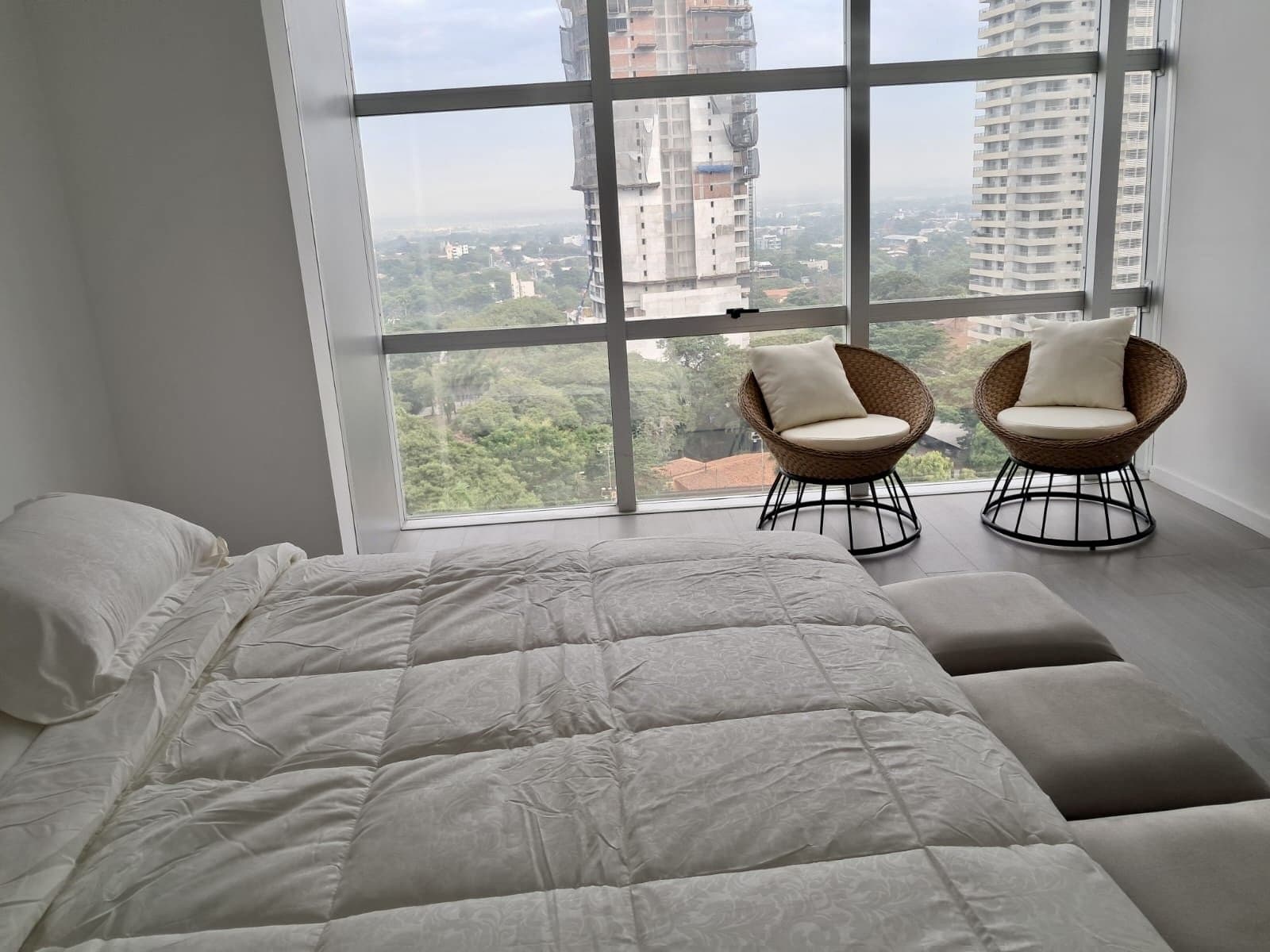 departamento full amoblado de 2 dormitorios en Mburucuya — foto 4