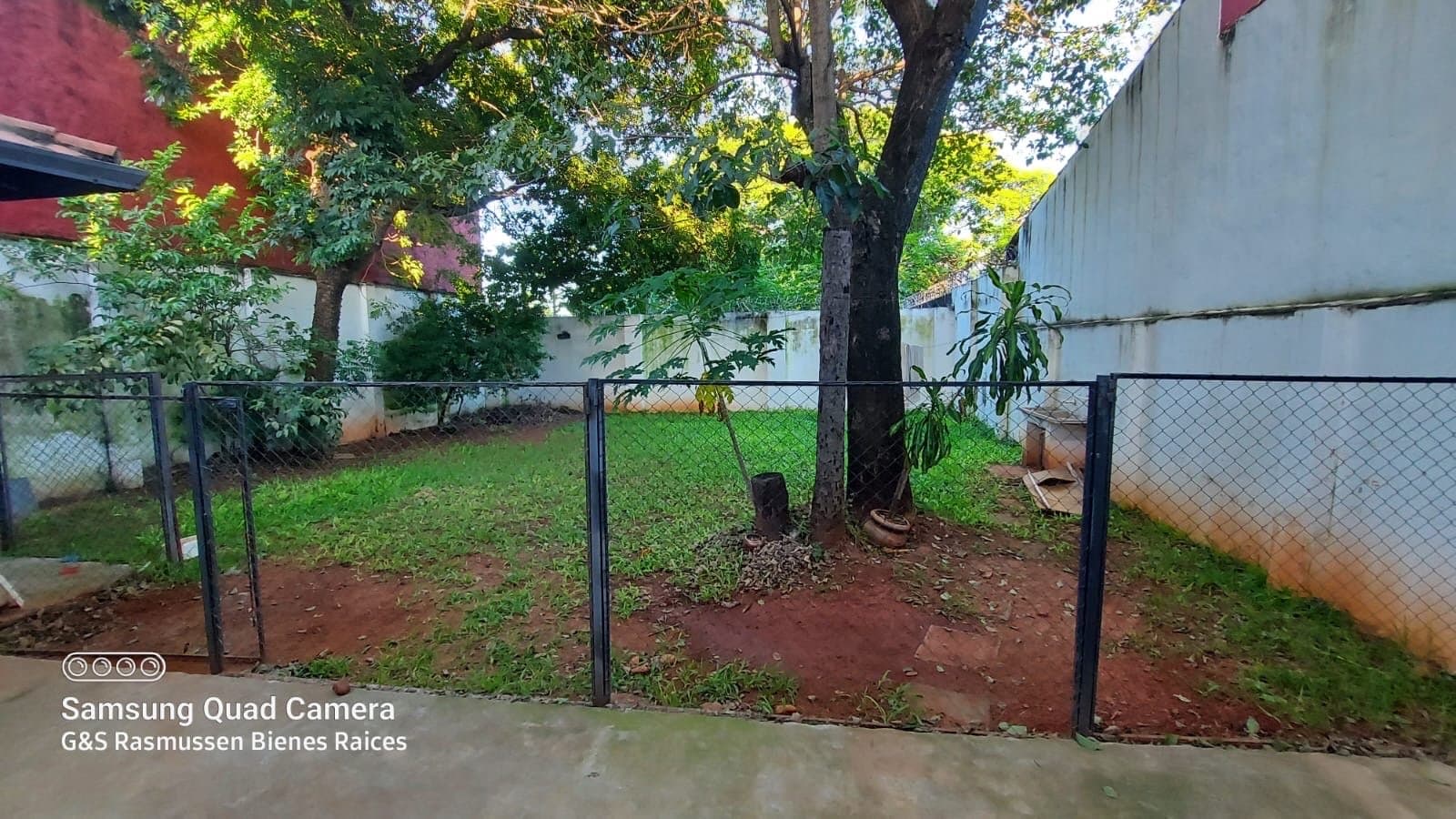 Vendo casa Fernando Norte limite con San Lorenzo