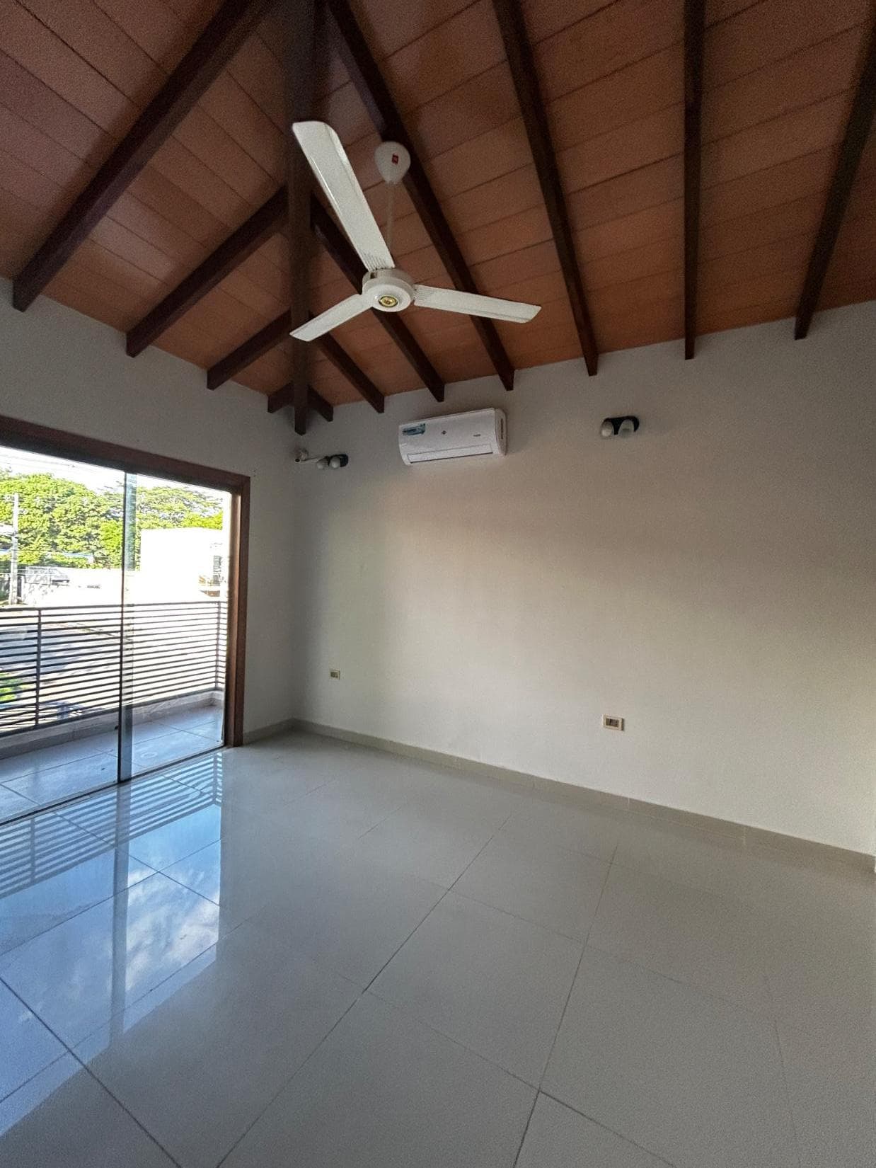 Duplex en Lambaré Mbachio II, foto 3