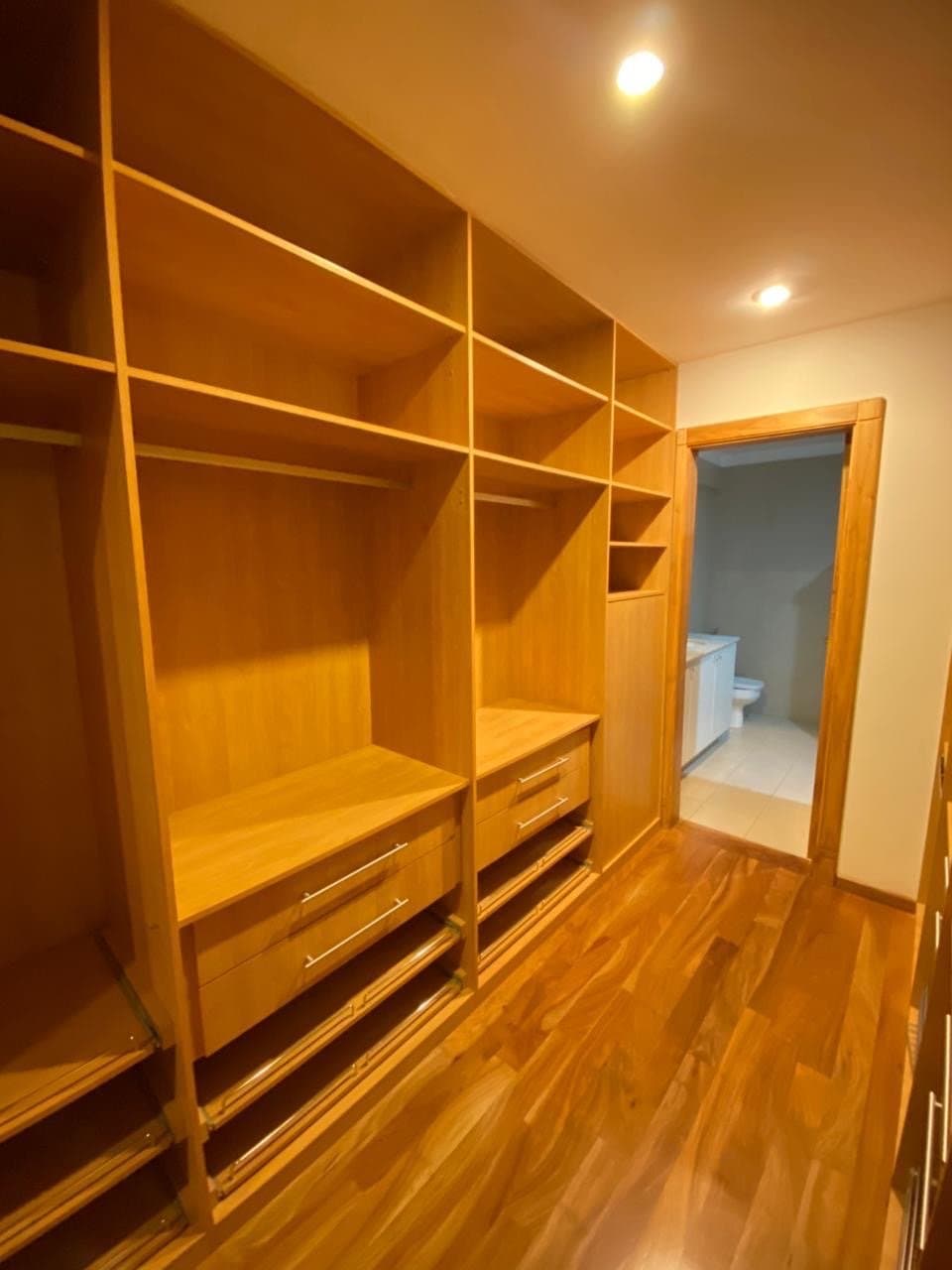 Amplio departamento de 3 habitaciones + 2 cocheras — foto 5